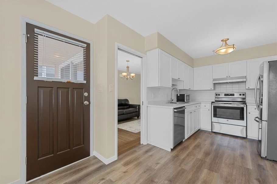 564 64th Street Vancouver, BC - 10