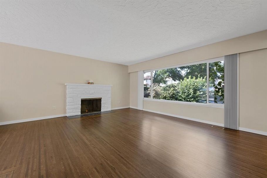 564 64th Street Vancouver, BC - 6