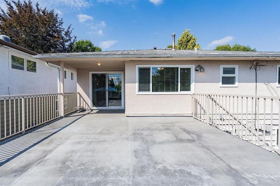 564 64th Street Vancouver, BC - 4