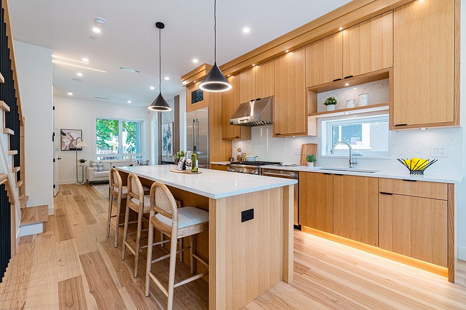 3338 W 14th Avenue Vancouver, BC - 8