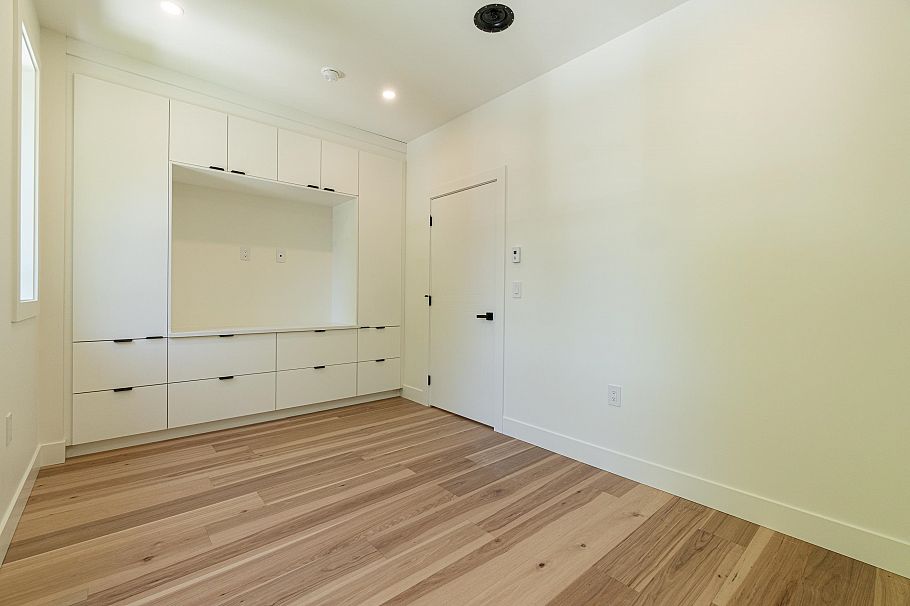 3338 W 14th Avenue Vancouver, BC - 34