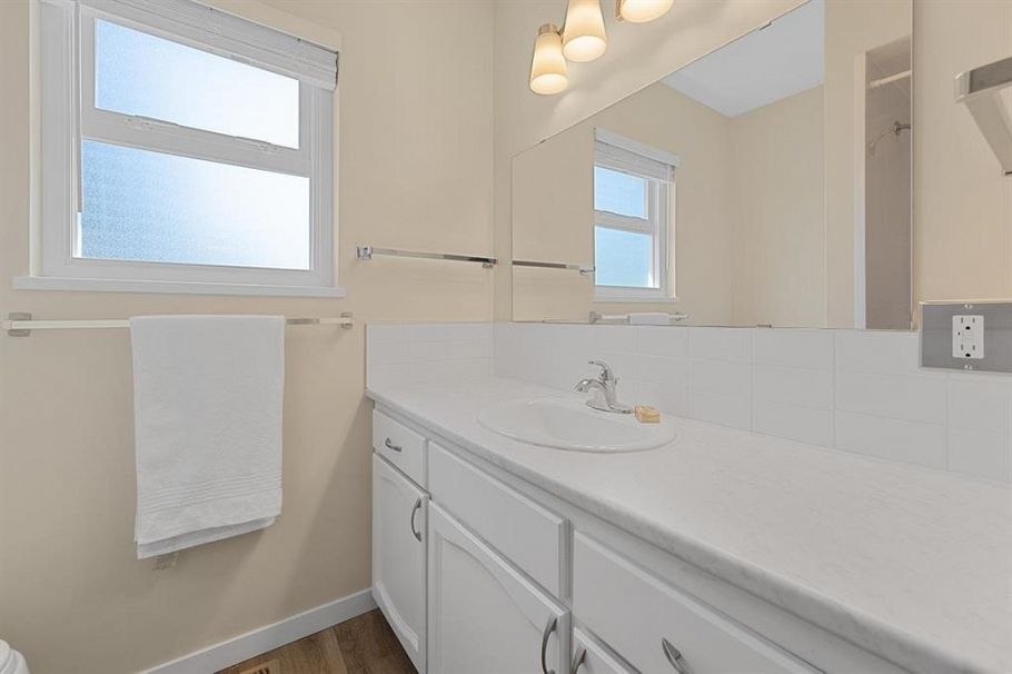 564 64th Street Vancouver, BC - 17