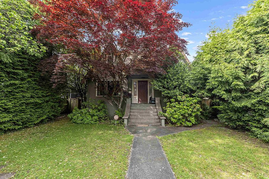 3391 W 32nd Avenue Vancouver, BC - 2