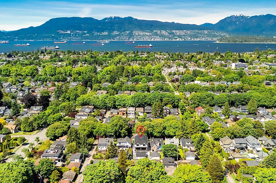 3338 W 14th Avenue Vancouver, BC - 39
