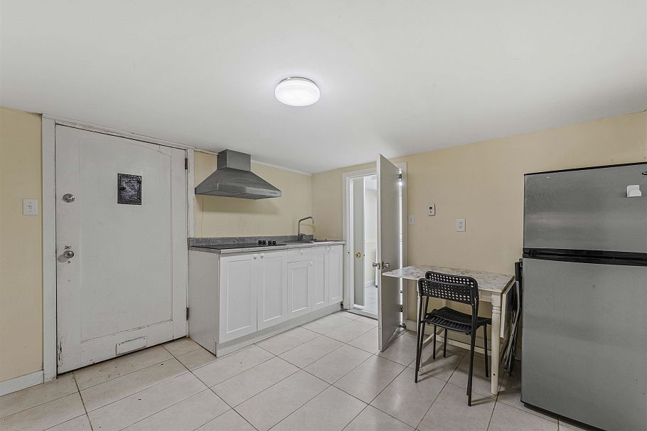 3391 W 32nd Avenue Vancouver, BC - 26