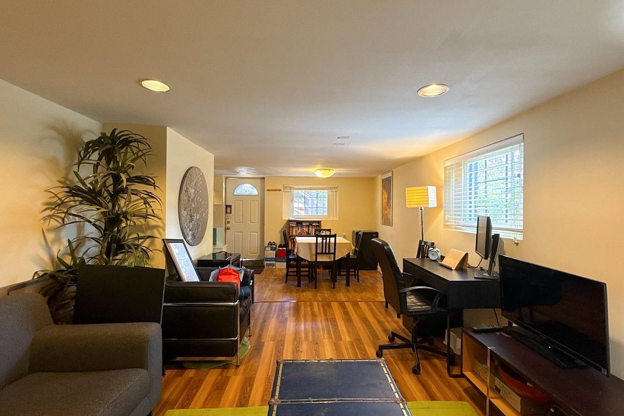 3090 Discovery Street Vancouver, BC - 25