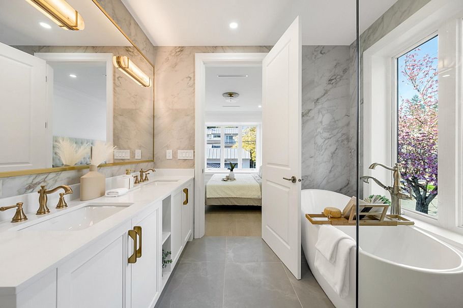 4005 W 35th Avenue Vancouver, BC - 4