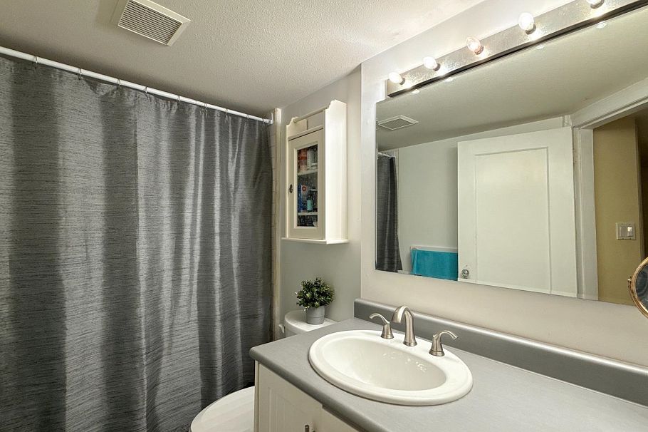 3090 Discovery Street Vancouver, BC - 27