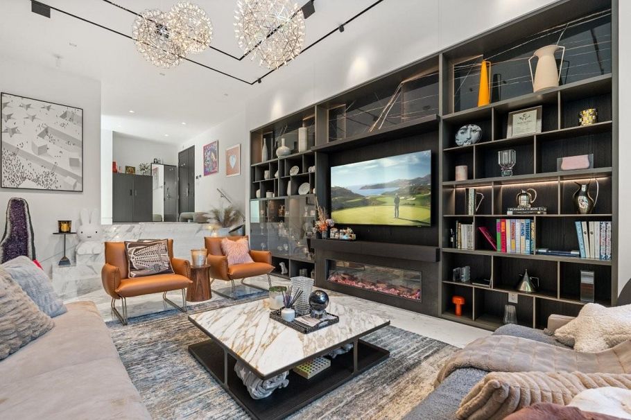 107 323 Jervis Street Vancouver, BC - 3