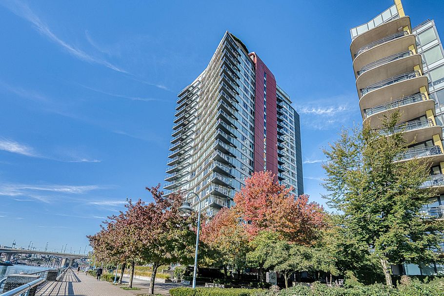 1703 8 Smithe Mews Vancouver, BC - 1