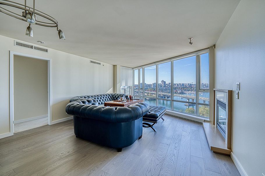 1703 8 Smithe Mews Vancouver, BC - 11