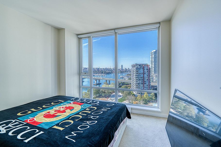 1703 8 Smithe Mews Vancouver, BC - 14