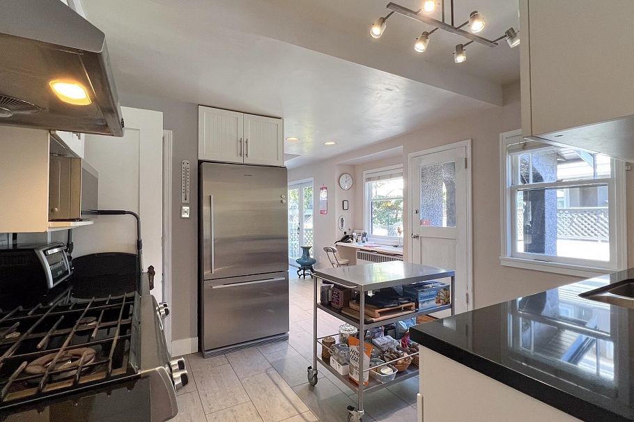 3090 Discovery Street Vancouver, BC - 10