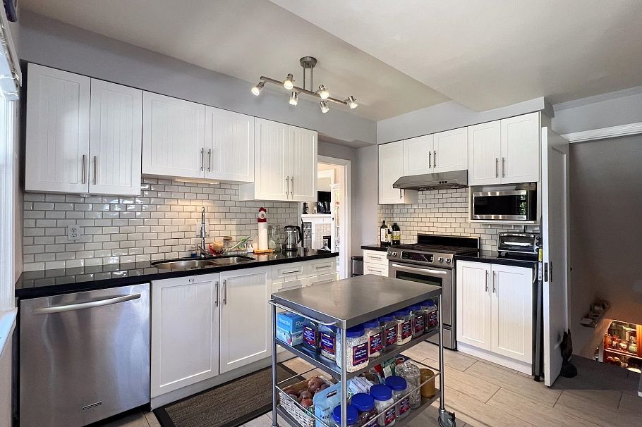 3090 Discovery Street Vancouver, BC - 9