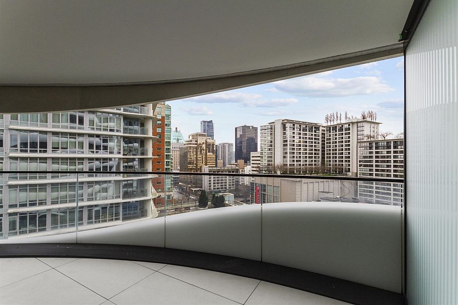 1007 1033 Nelson Street Vancouver, BC - 8