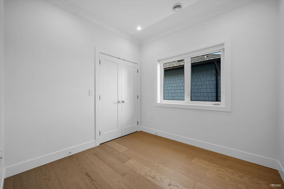 3673 E 48th Avenue Vancouver, BC - 17