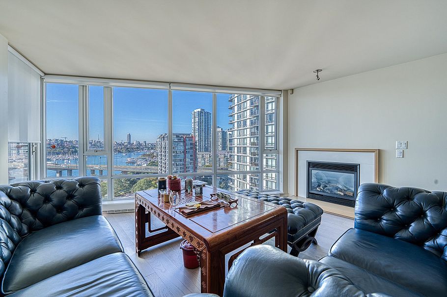 1703 8 Smithe Mews Vancouver, BC - 12