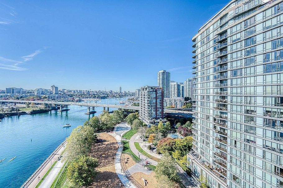 1703 8 Smithe Mews Vancouver, BC - 24