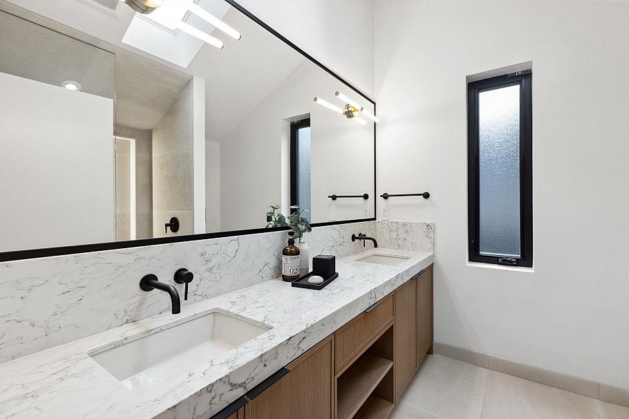 5253 Larch Street Vancouver, BC - 17