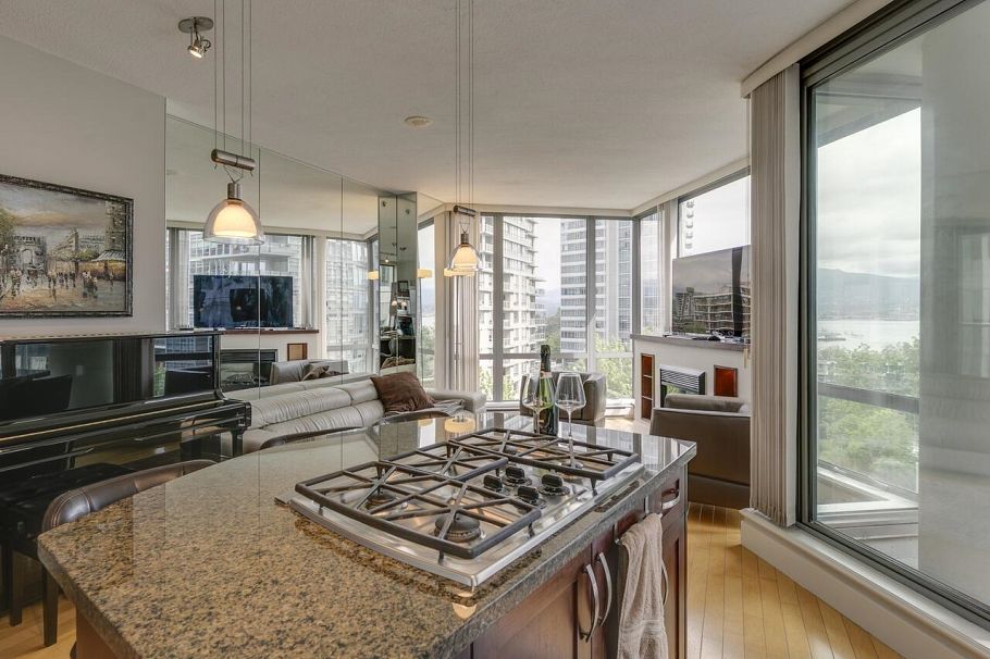 601 1228 W Hastings Street Vancouver, BC - 9