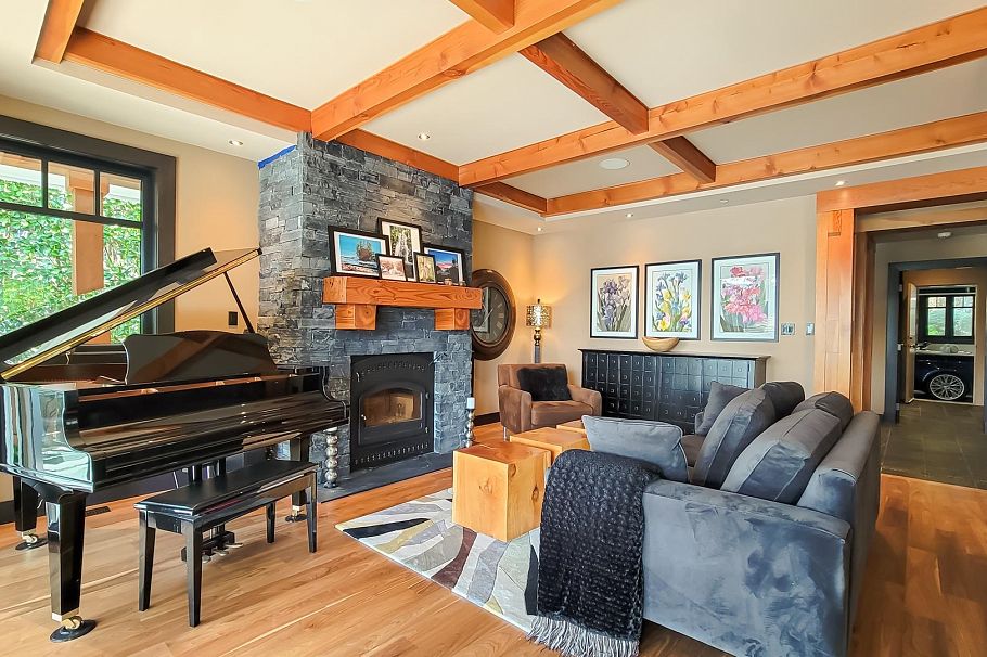 5125 Indian River Drive North Vancouver, BC - 10