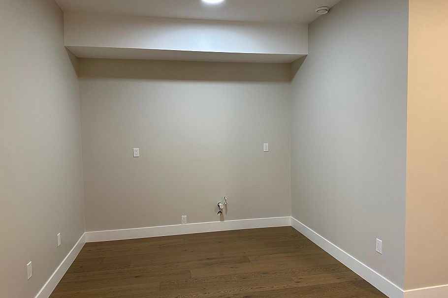 344 E 17th Street North Vancouver, BC - 23