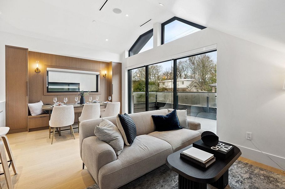 5253 Larch Street Vancouver, BC - 2