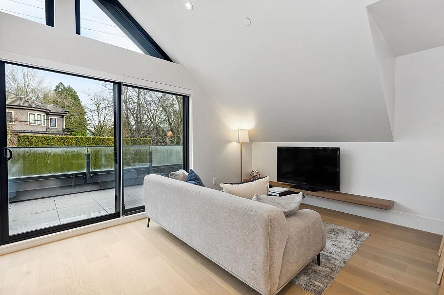 5253 Larch Street Vancouver, BC - 10