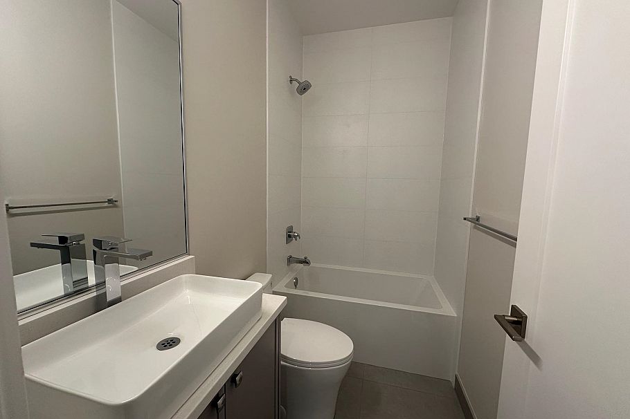 344 E 17th Street North Vancouver, BC - 12