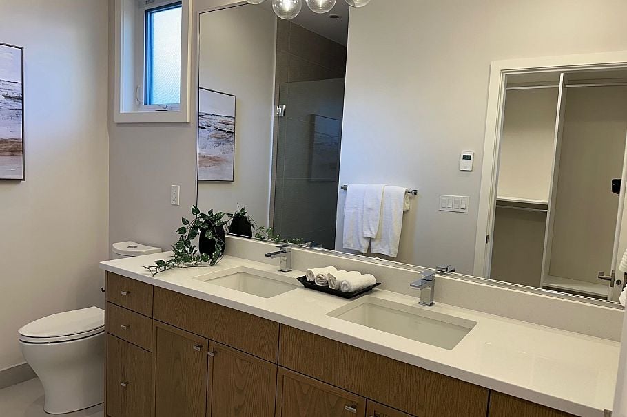 344 E 17th Street North Vancouver, BC - 19