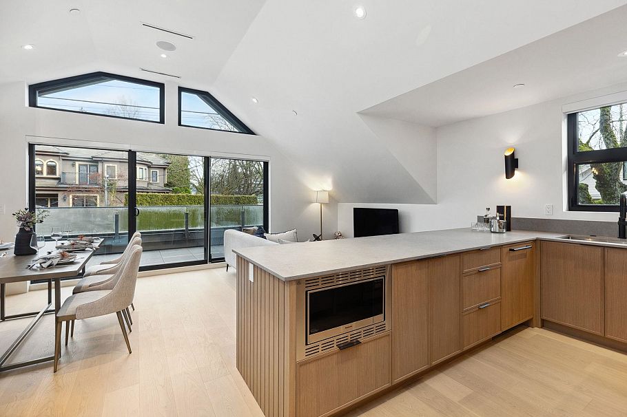 5253 Larch Street Vancouver, BC - 1