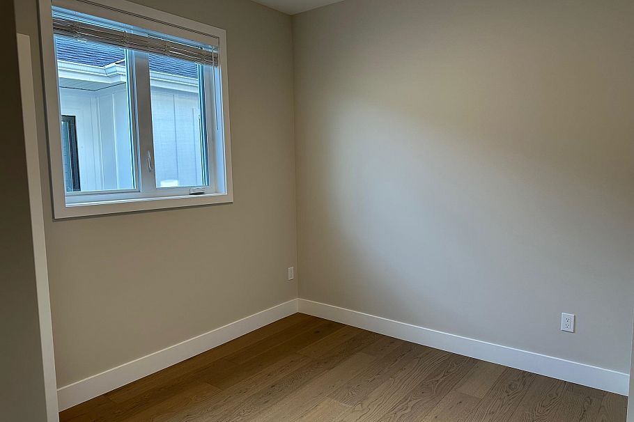 344 E 17th Street North Vancouver, BC - 11