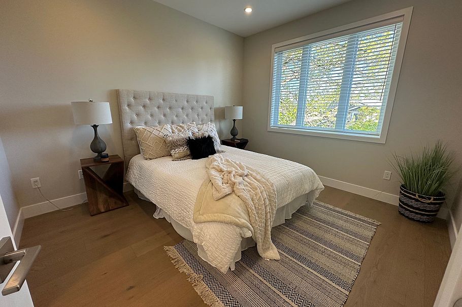 344 E 17th Street North Vancouver, BC - 16