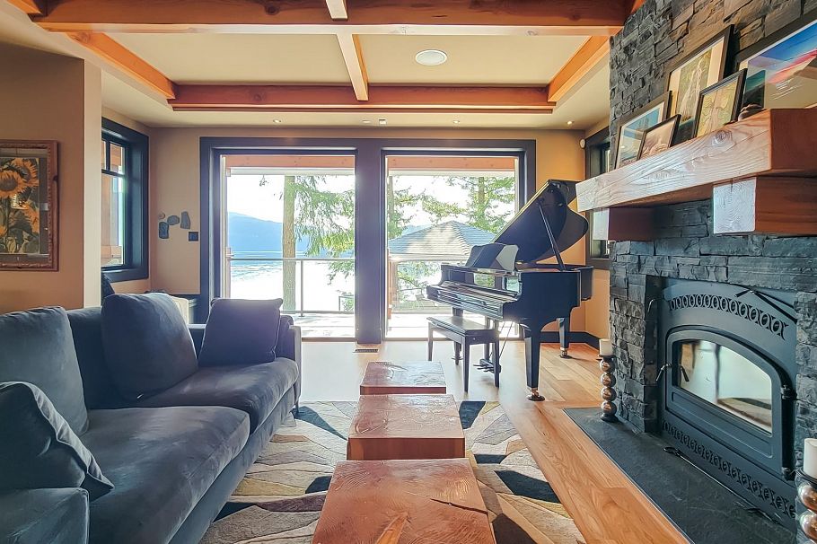 5125 Indian River Drive North Vancouver, BC - 9