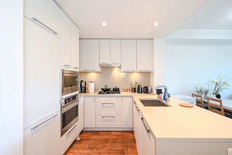 602 6633 Cambie Street Vancouver, BC - 5