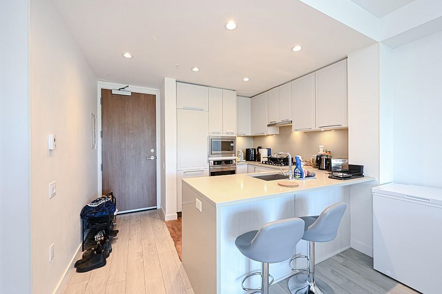 602 6633 Cambie Street Vancouver, BC - 8