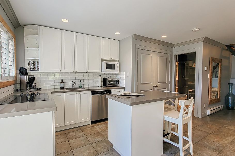 5125 Indian River Drive North Vancouver, BC - 37