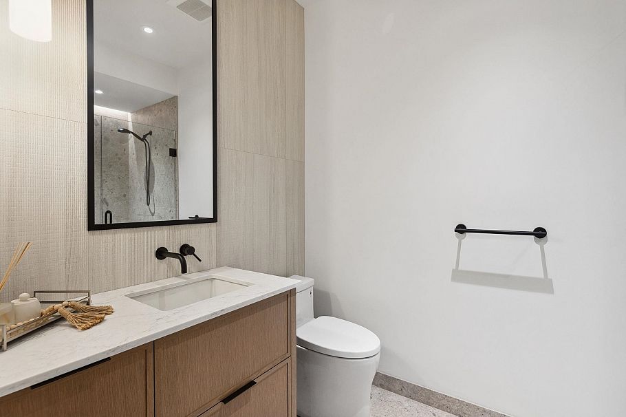 5253 Larch Street Vancouver, BC - 22