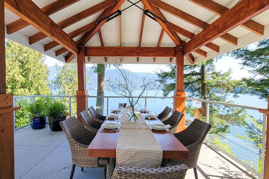 5125 Indian River Drive North Vancouver, BC - 1