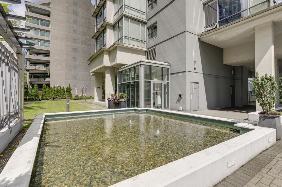 601 1228 W Hastings Street Vancouver, BC - 25