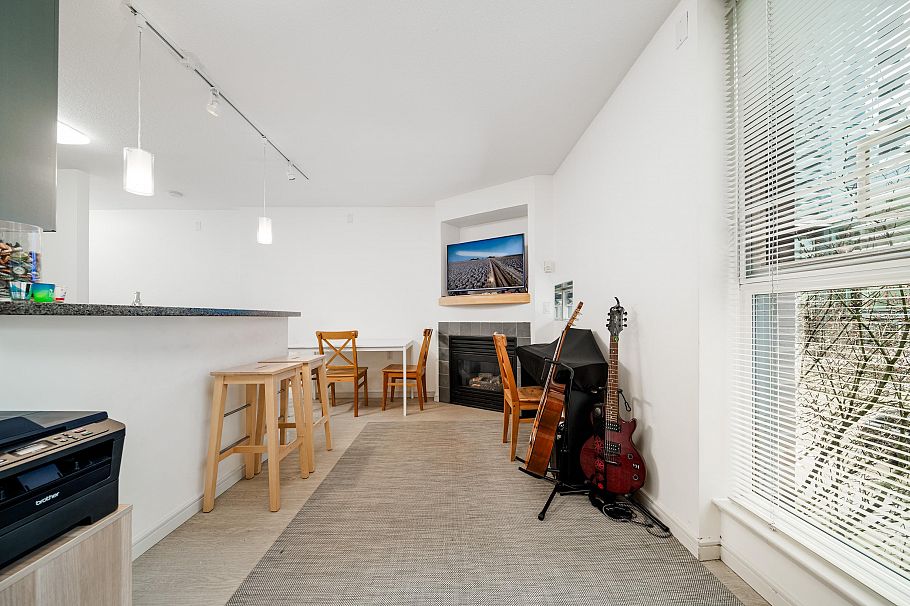 305 1068 Hornby Street Vancouver, BC - 4