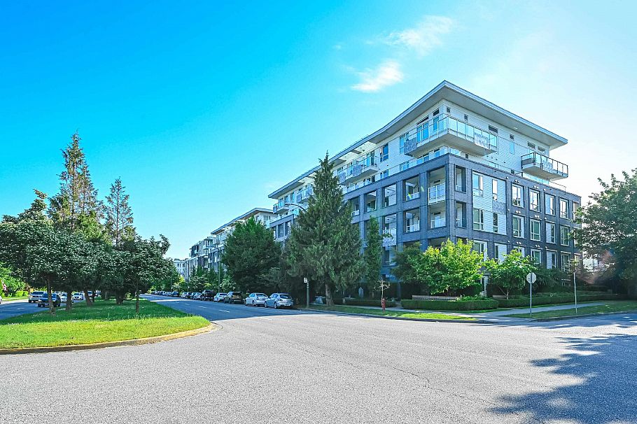 602 6633 Cambie Street Vancouver, BC - 1