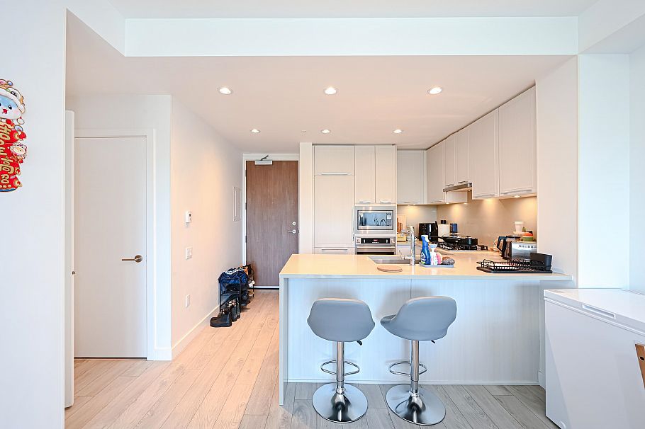 602 6633 Cambie Street Vancouver, BC - 6