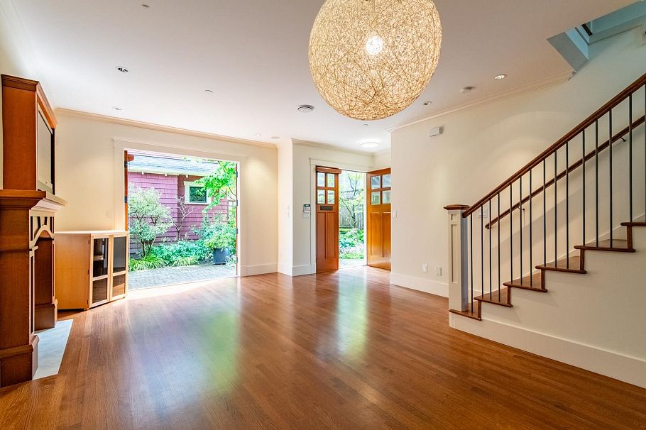 1929 W 15th Avenue Vancouver, BC - 8