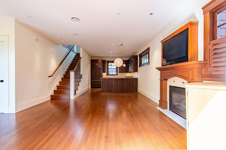 1929 W 15th Avenue Vancouver, BC - 4