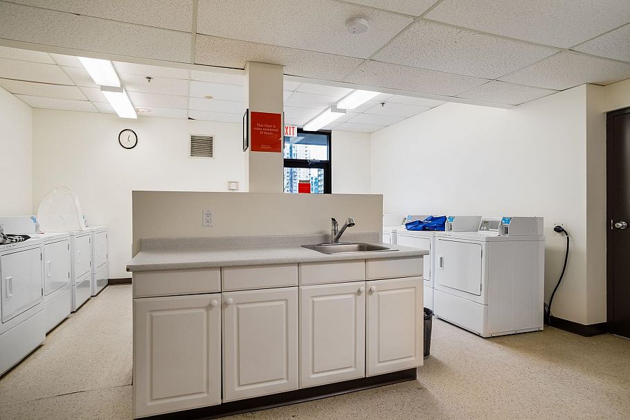 2303 1188 Howe Street Vancouver, BC - 21