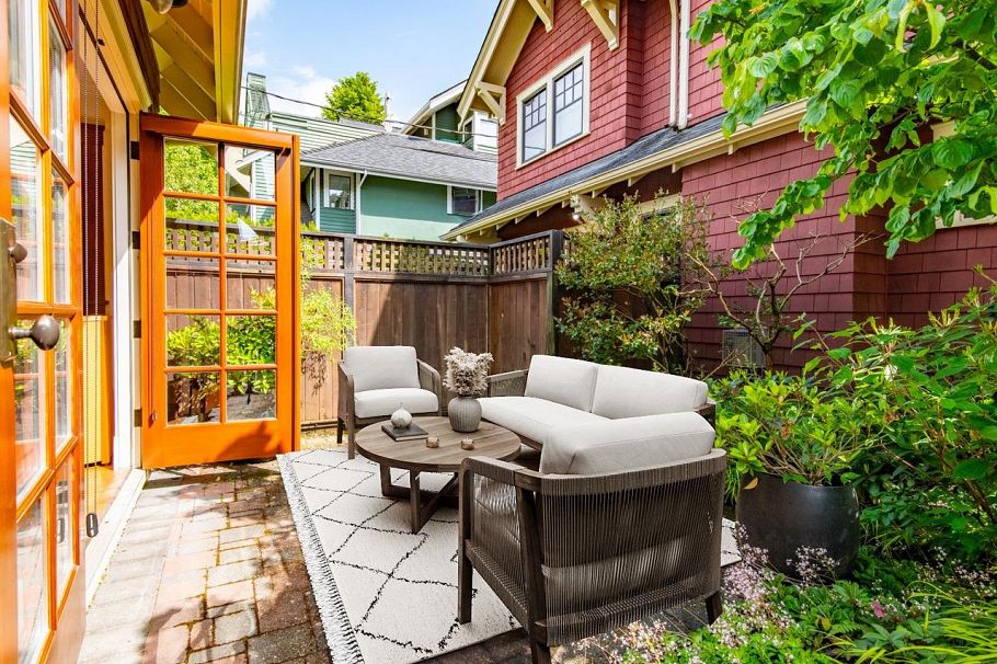 1929 W 15th Avenue Vancouver, BC - 31