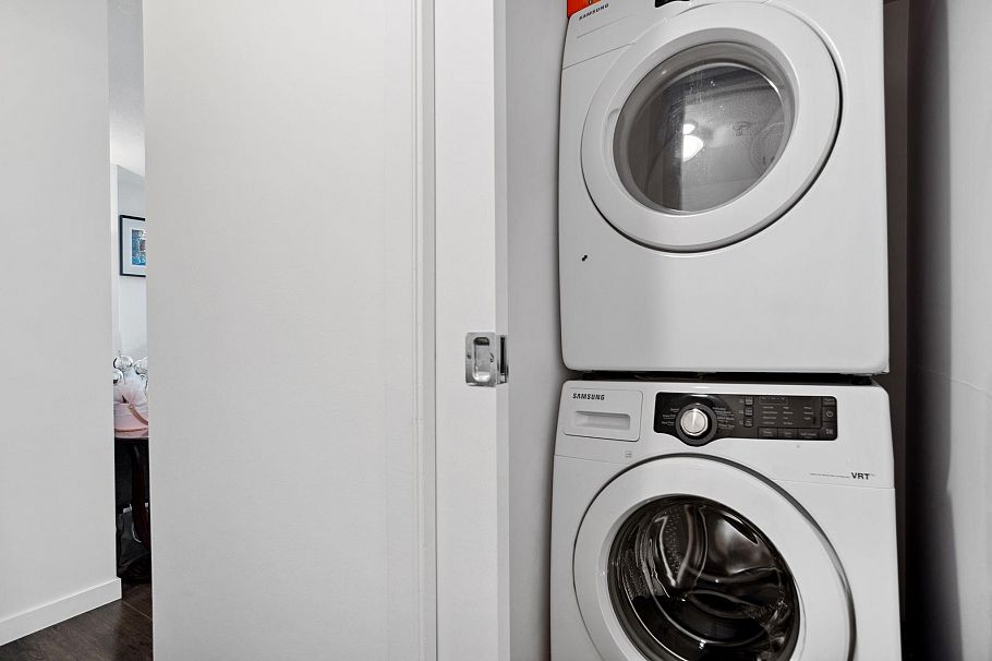 2303 1188 Howe Street Vancouver, BC - 11