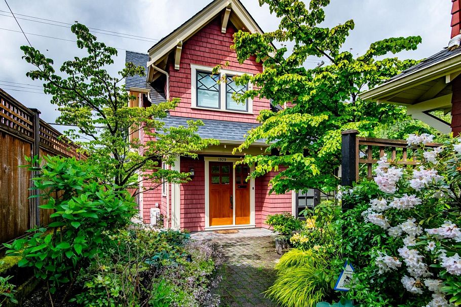 1929 W 15th Avenue Vancouver, BC - 2
