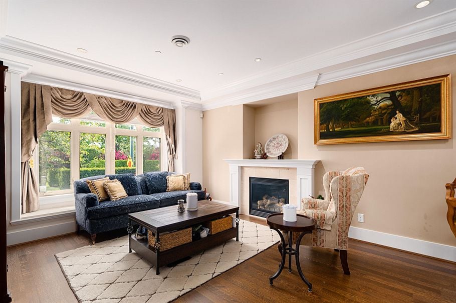 1683 W 64th Avenue Vancouver, BC - 2